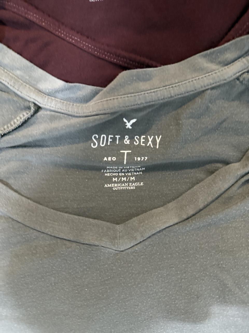 Y2K American Eagle Grey and Green tshirt – Women's Used Clothing