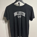 Y2K Hollister Co. Black and Grey tshirt – Women's Used Clothing