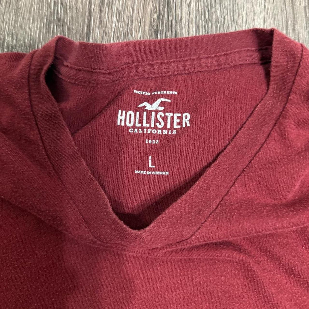 Y2K Hollister Co. Red tee – Women's Used Clothing