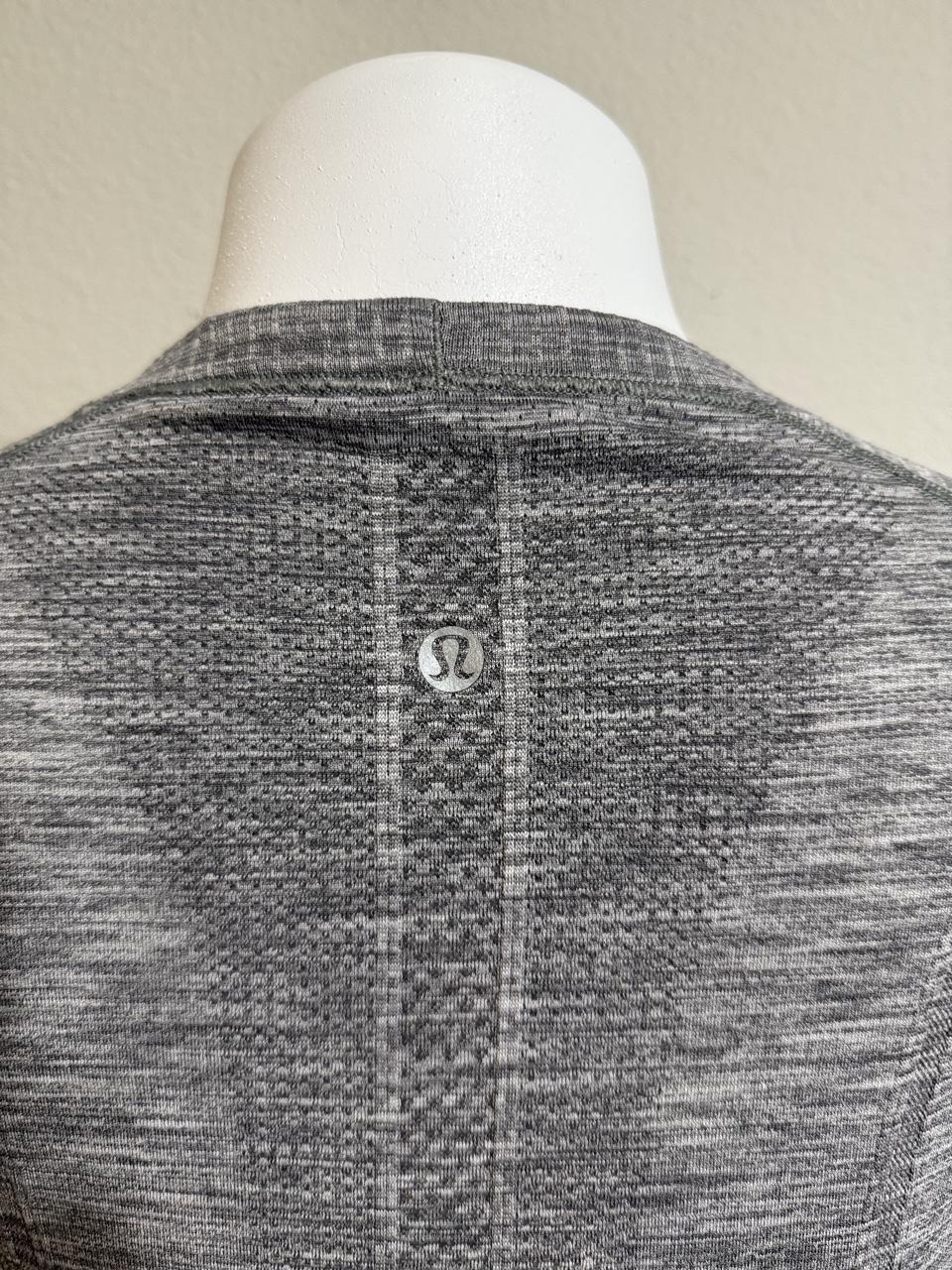 Y2K Lululemon Athletica Grey shirt – Women's Used Clothing