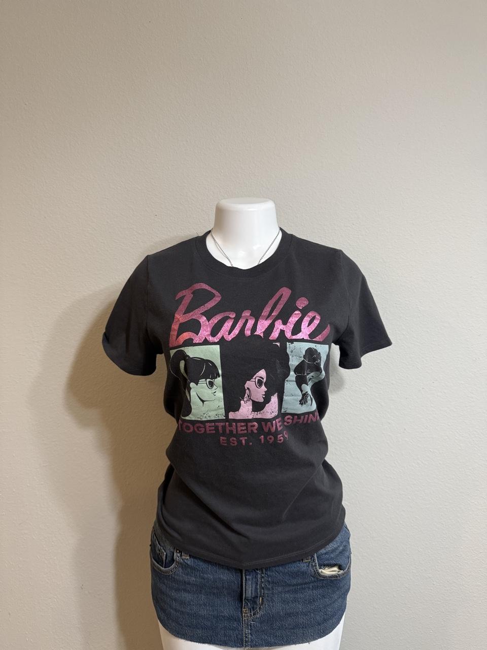 Y2K Barbie graphic tee – Women's Used Clothing