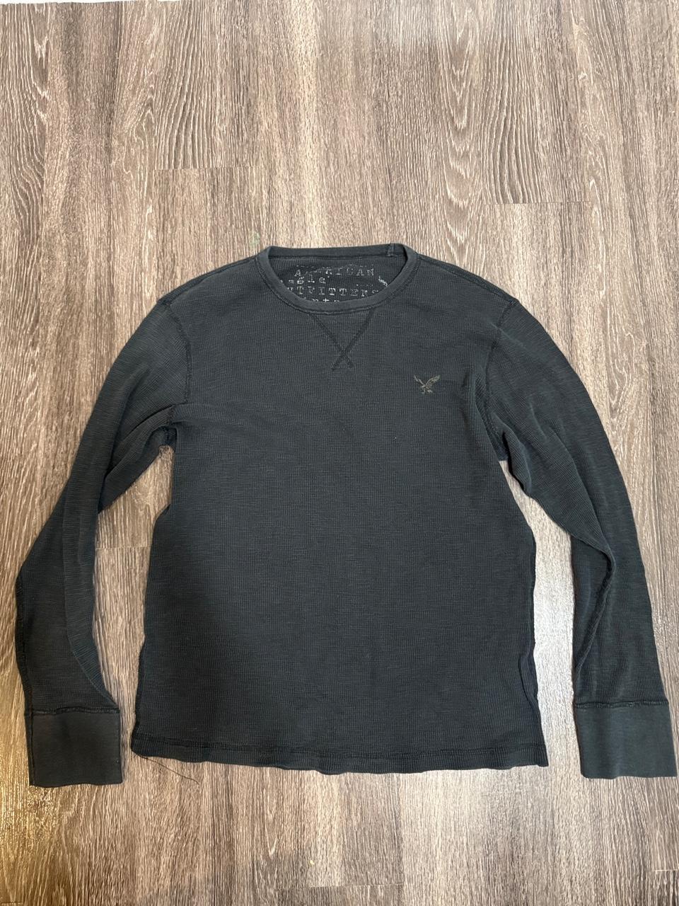 Y2K American Eagle Grey and Green shirt – Women's Used Clothing