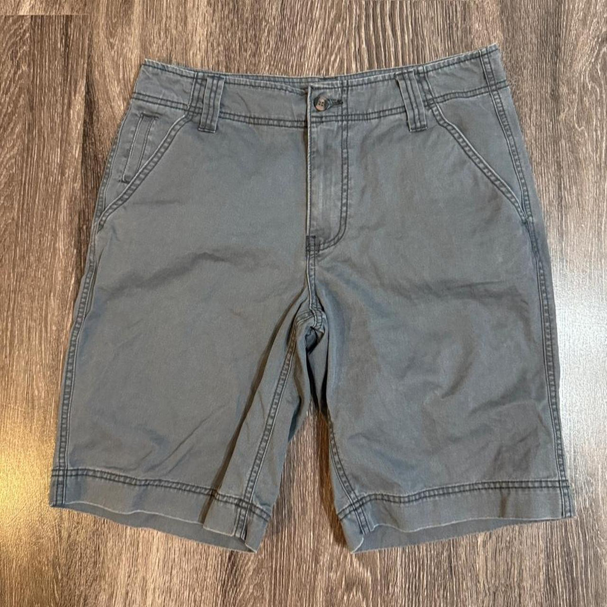 Y2K Mossimo Grey and Green shorts – Women's Used Clothing