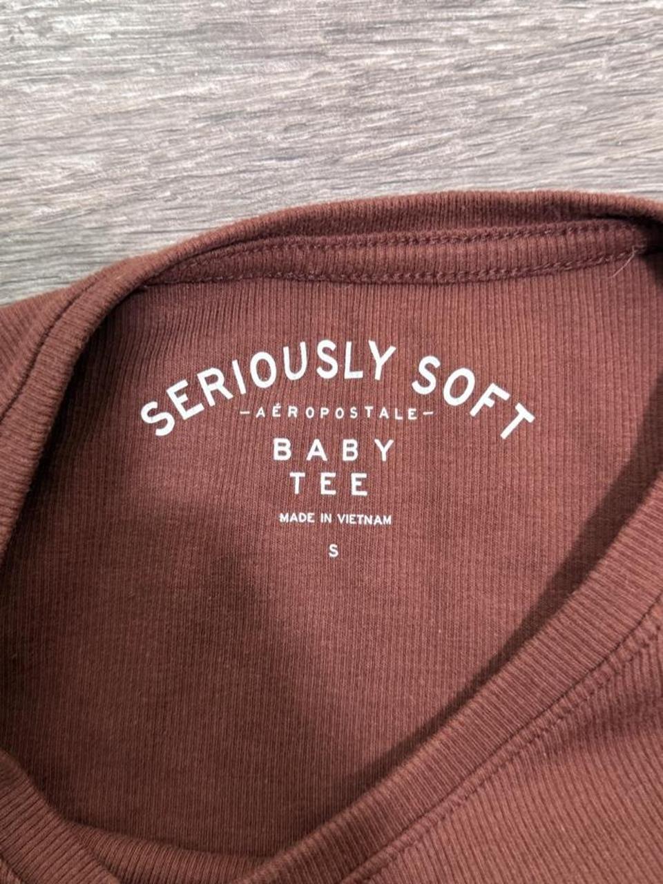 Y2K Aéropostale Brown baby tee – Women's Used Clothing