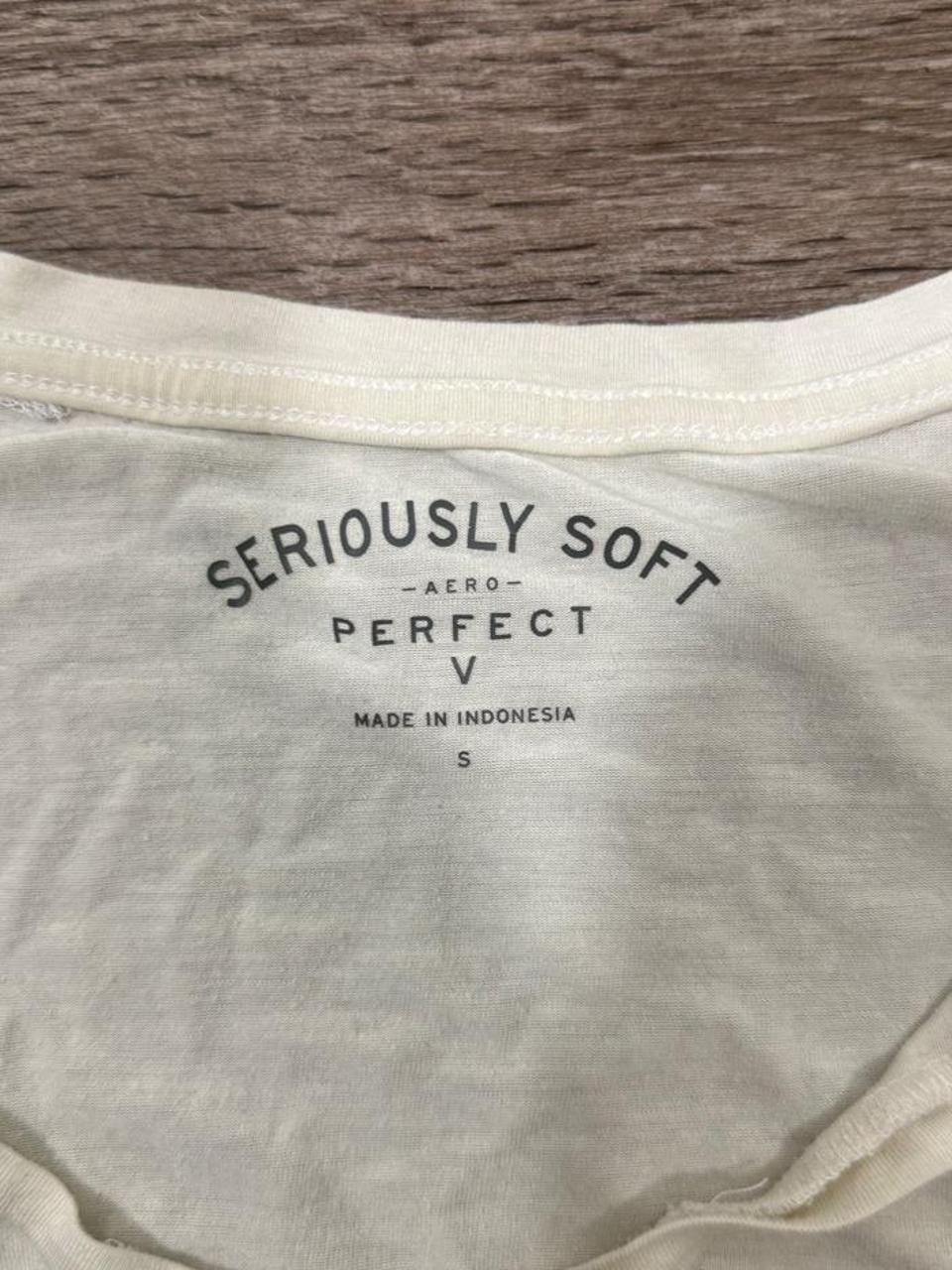 Y2K Aéropostale tee – Women's Used Clothing