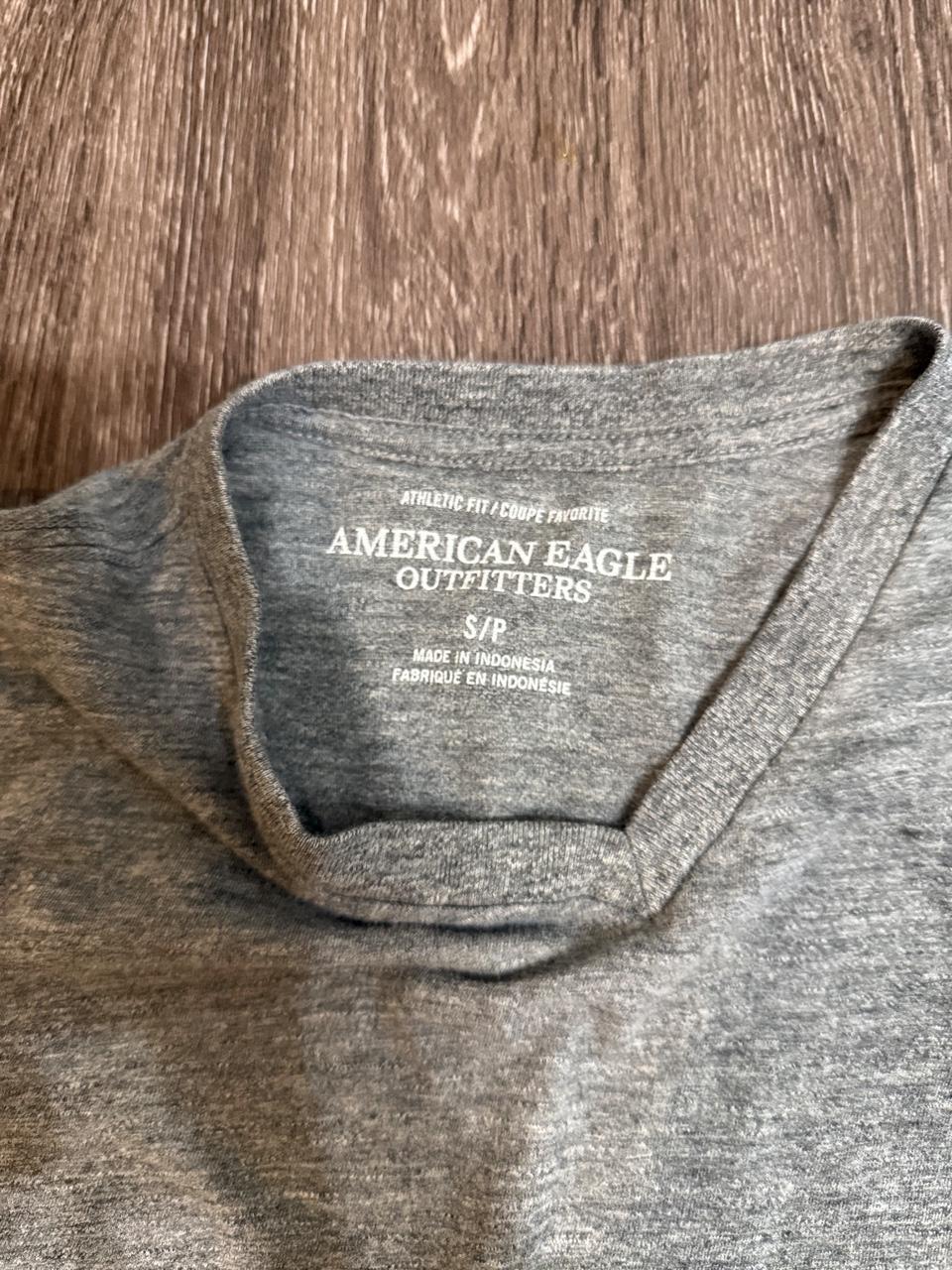 Y2K American Eagle Grey tee – Women's Used Clothing