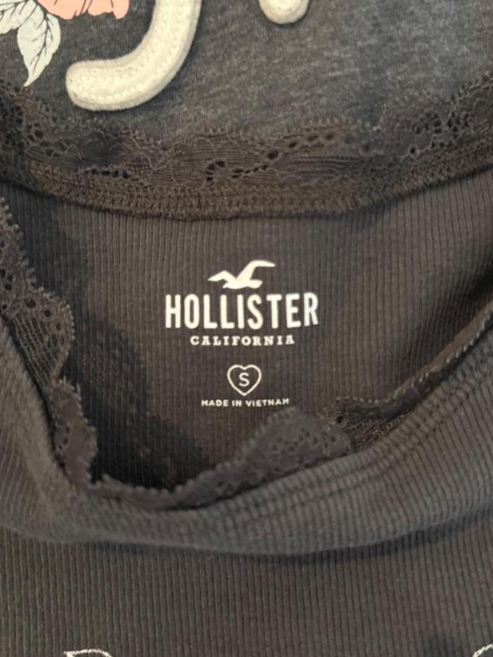Y2K Hollister Co. baby tee – Women's Used Clothing