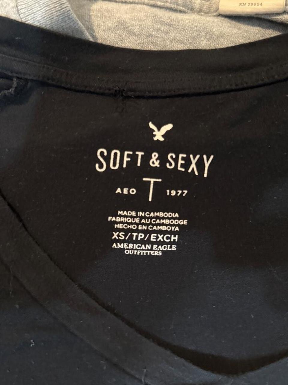 Y2K American Eagle Black and Grey tshirt – Women's Used Clothing