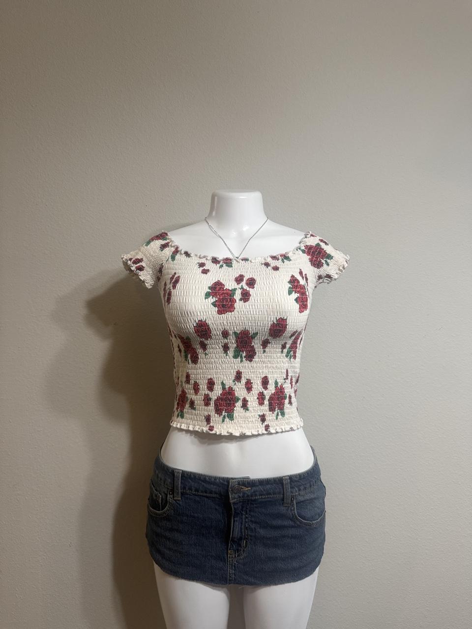 Y2K Hollister Co. top – Women's Used Clothing