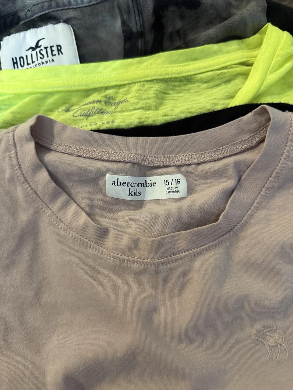 Y2K Abercrombie Kids baby tee – Women's Used Clothing