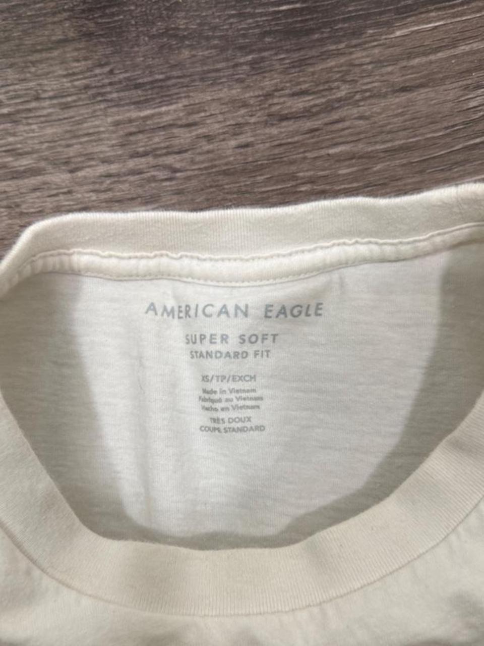 Y2K American Eagle White Graphic Tee – Women's Used Clothing