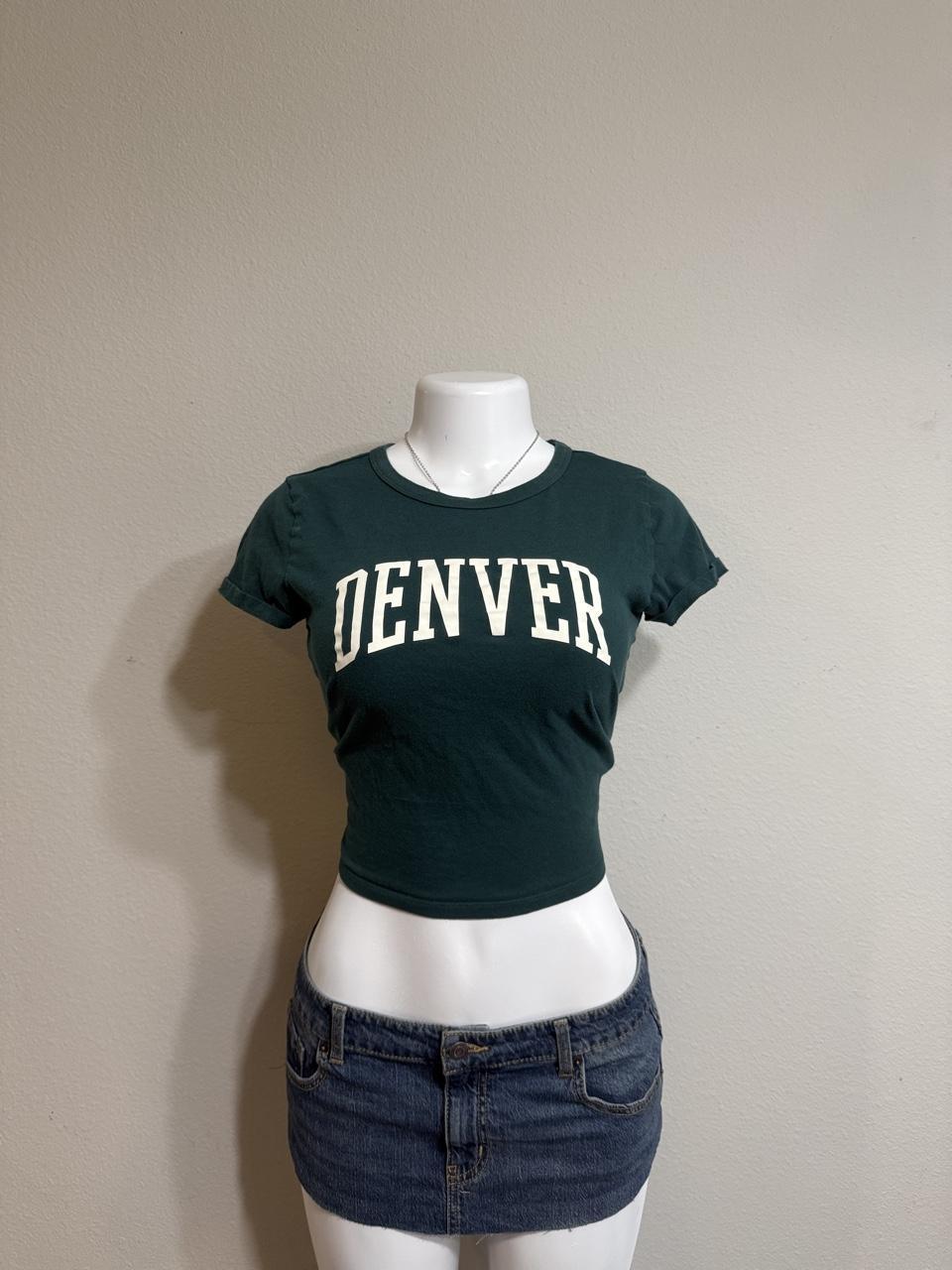 Y2K Hollister Co. baby tee – Women's Used Clothing