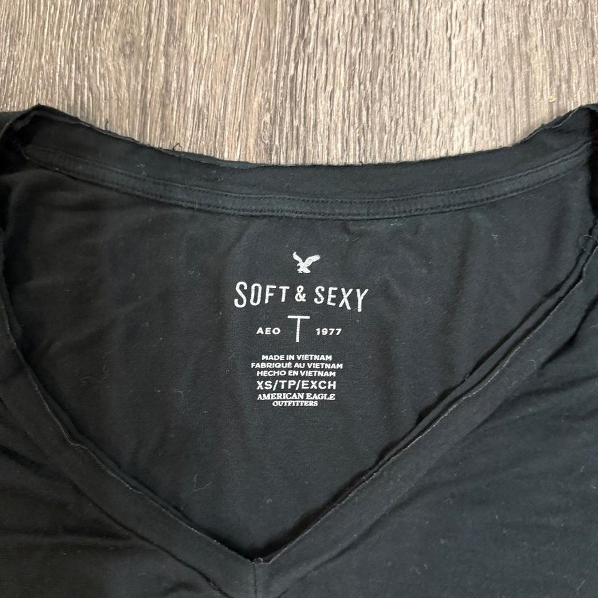 Y2K Aéropostale Black shirt – Women's Used Clothing