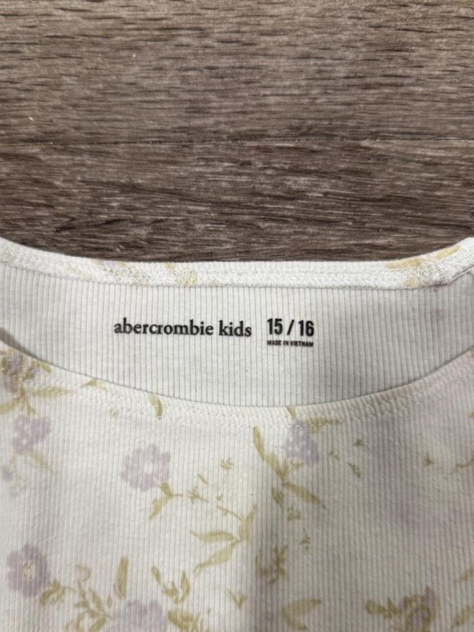 Y2K Abercrombie Kids top – Women's Used Clothing