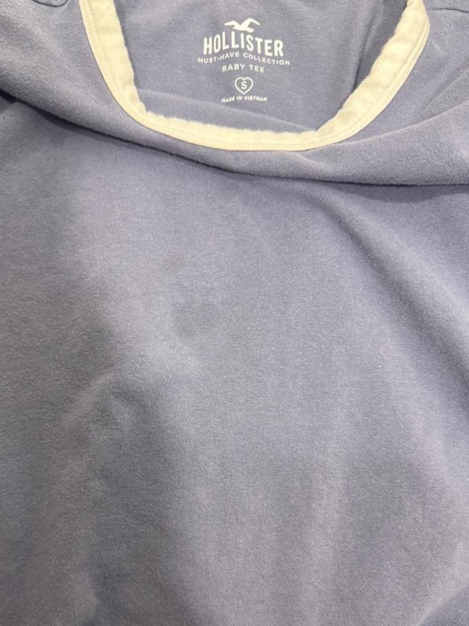 Y2K Hollister Co. Blue baby tee – Women's Used Clothing