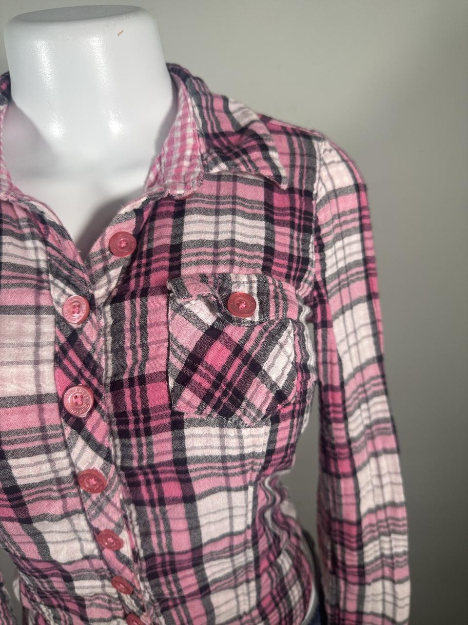Vintage GUESS Pink button-up shirt – Women's Used Clothing