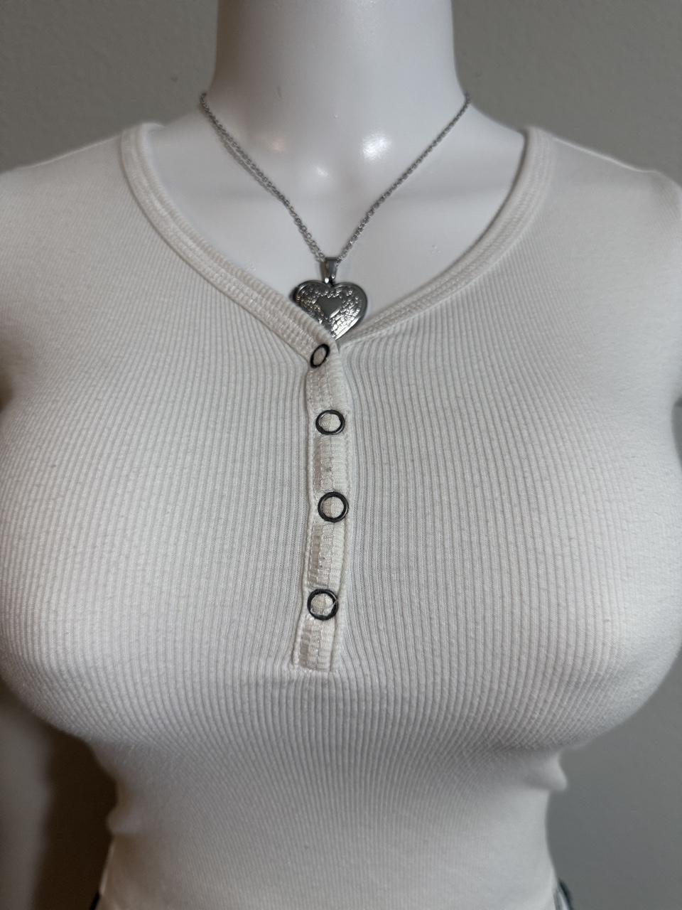 Y2K Abercrombie Kids baby tee – Women's Used Clothing