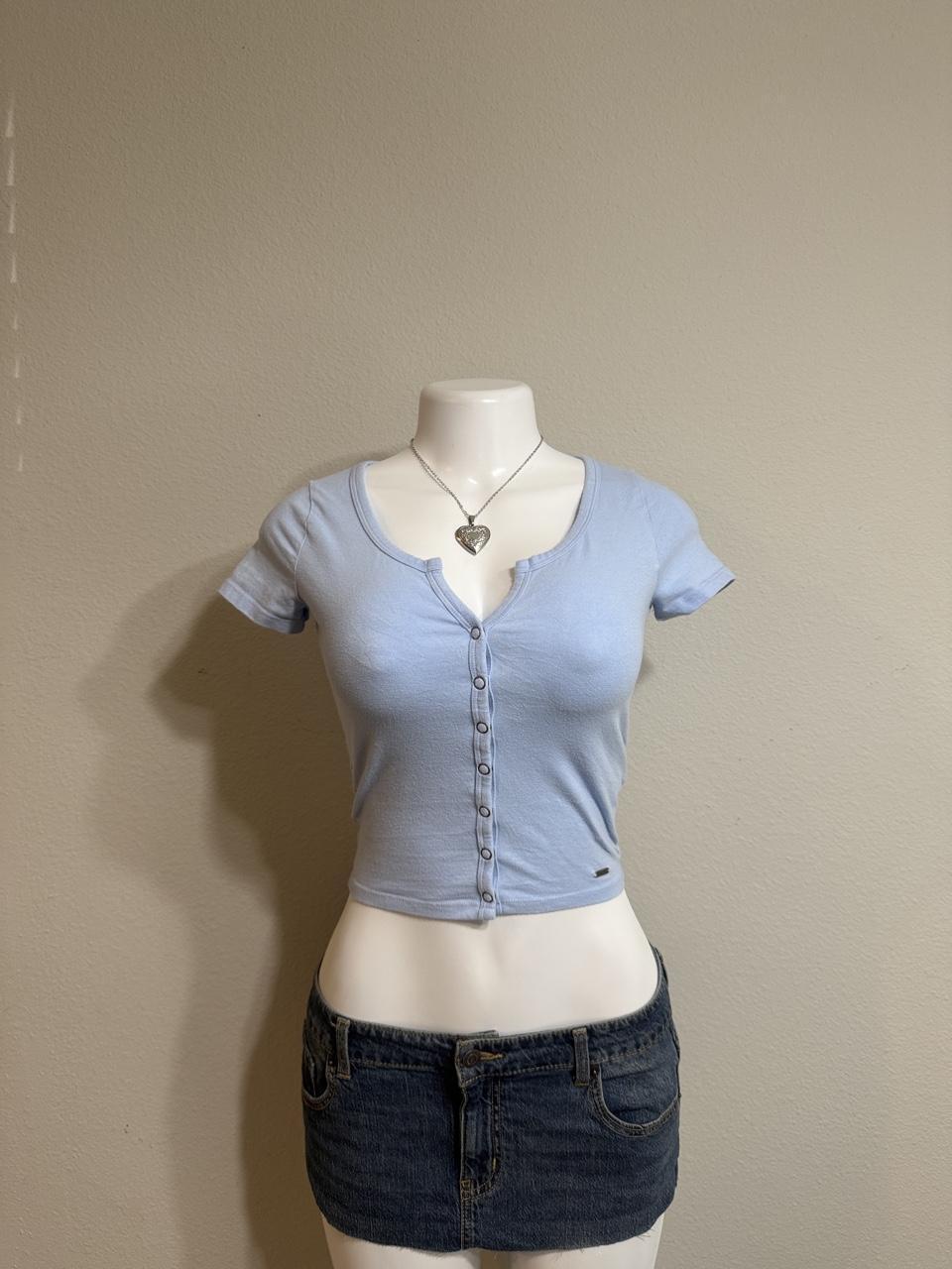 Y2K Hollister Co. baby tee – Women's Used Clothing