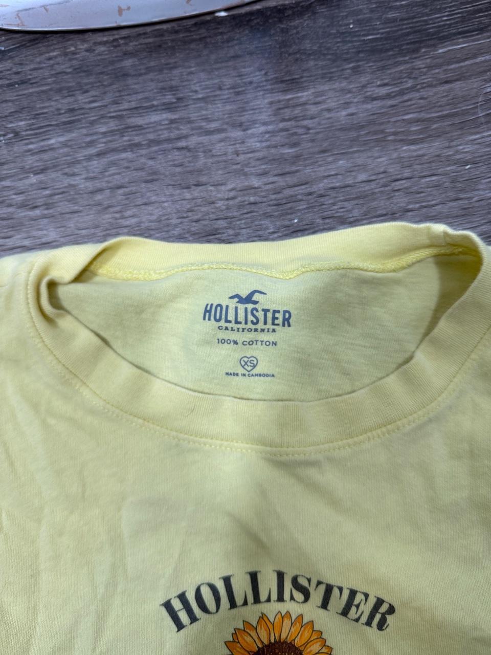 Y2K Hollister Co. baby tee – Women's Used Clothing