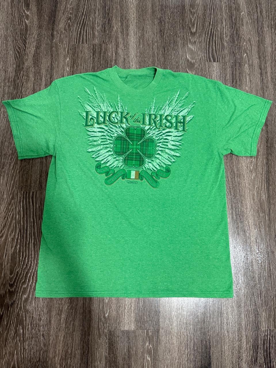 Y2K Gildan Green tee – Women's Used Clothing