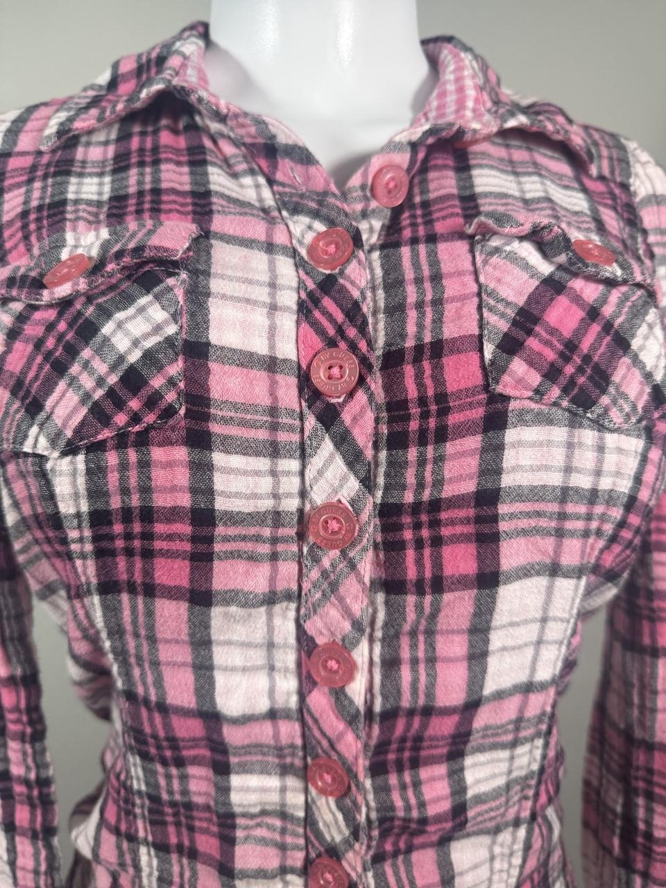 Vintage GUESS Pink button-up shirt – Women's Used Clothing
