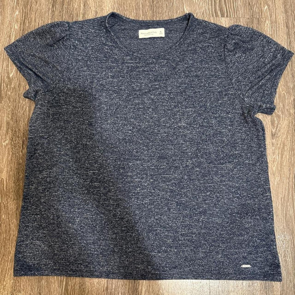 Y2K Abercrombie & Fitch Navy and Blue tee – Women's Used Clothing