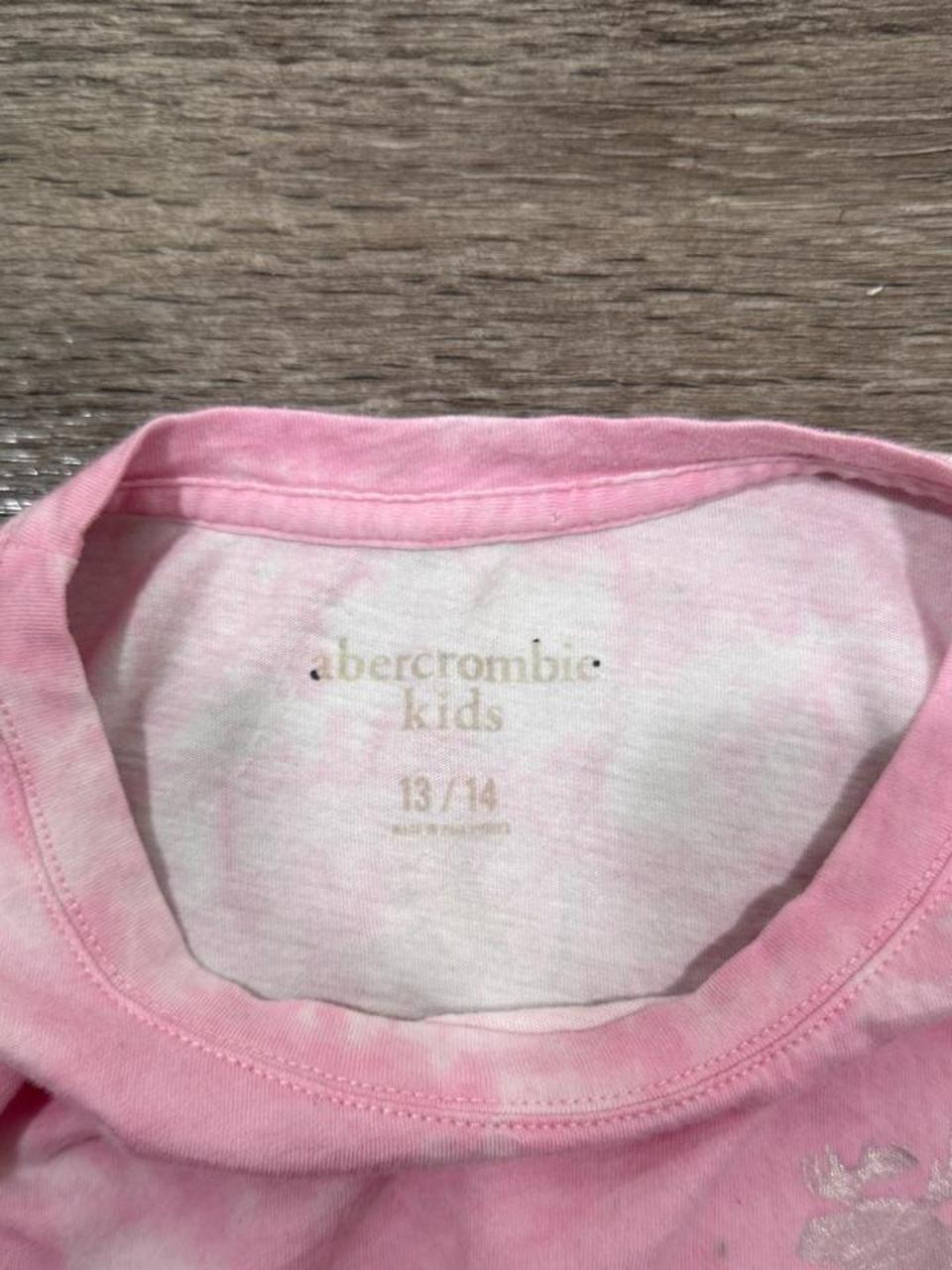 Y2K Abercrombie Kids Pink tee – Women's Used Clothing