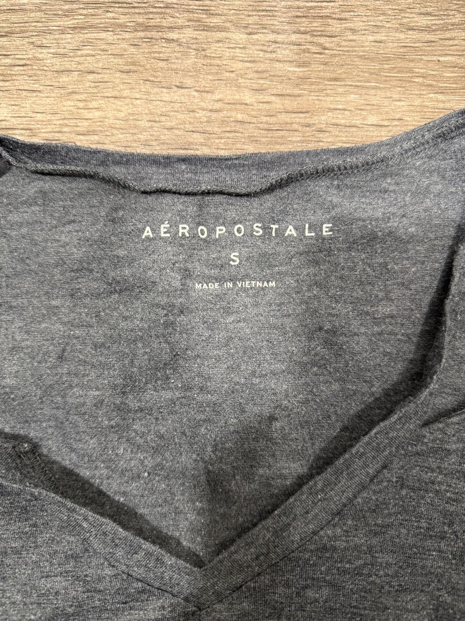 Y2K Aéropostale Grey baby tee – Women's Used Clothing