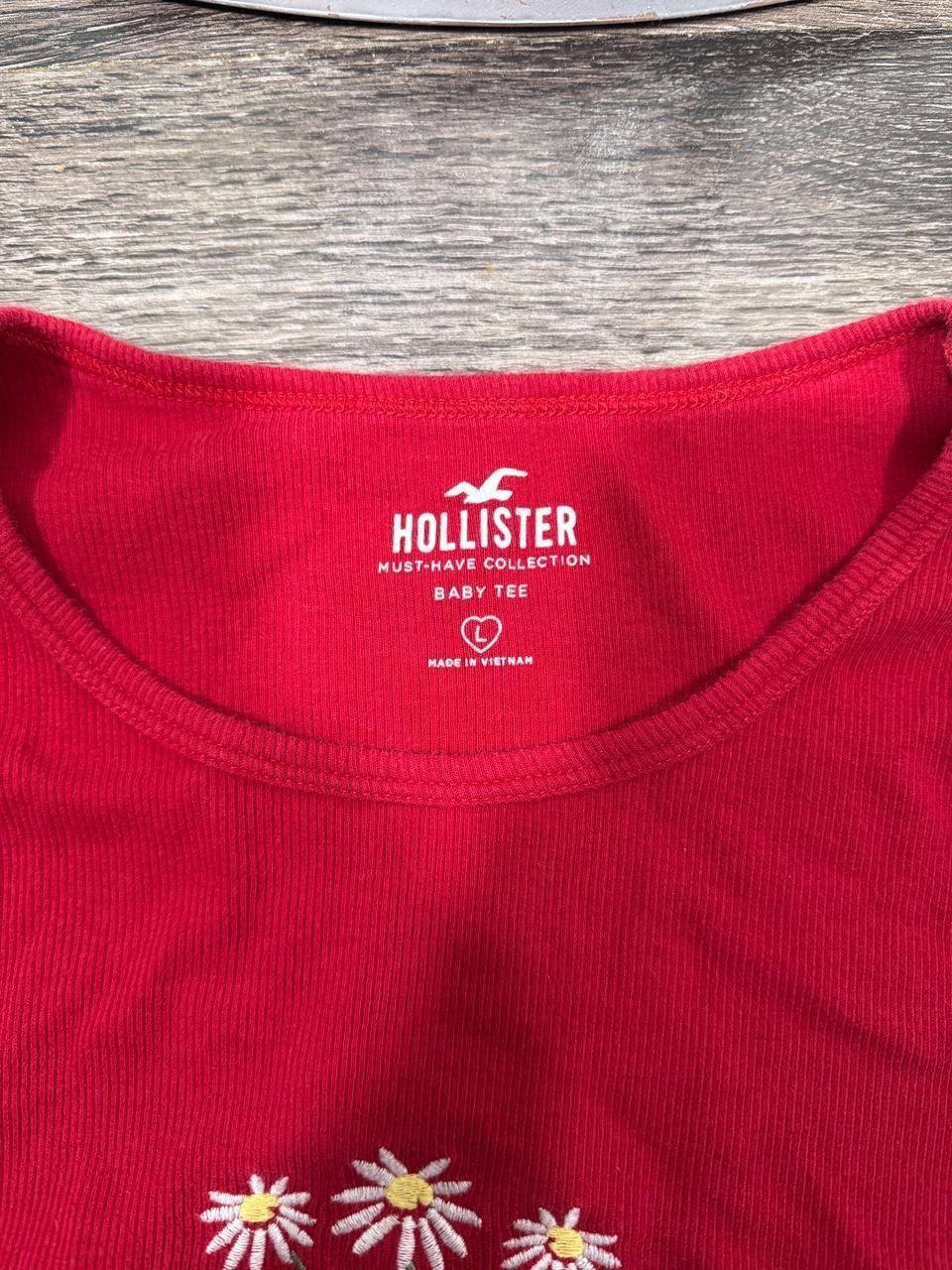 Y2K Hollister Co. Red baby tee – Women's Used Clothing