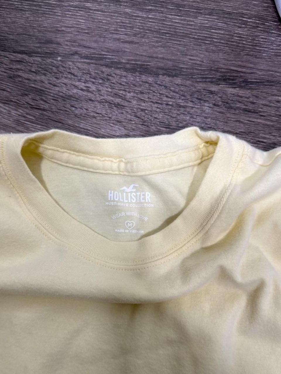 Y2K Hollister Co. Yellow baby tee – Women's Used Clothing