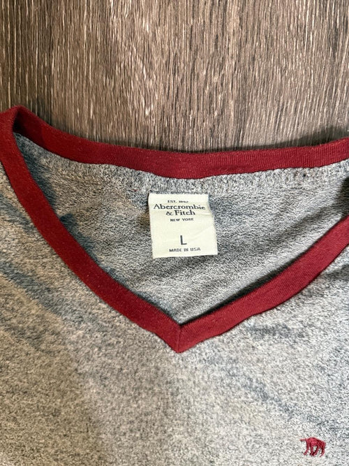 Y2K Abercrombie & Fitch Grey tee – Women's Used Clothing