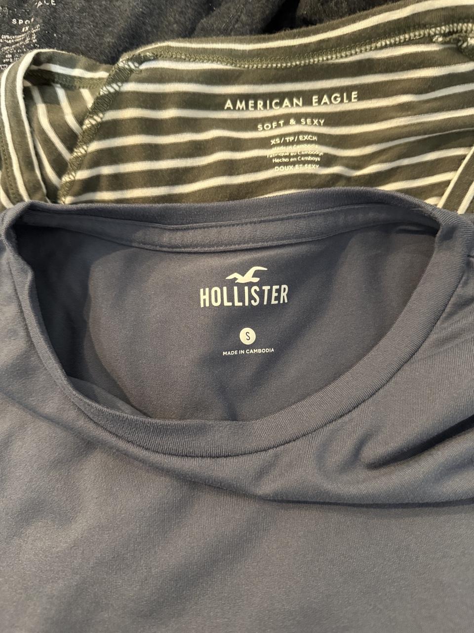 Y2K Hollister Co. Blue baby tee – Women's Used Clothing