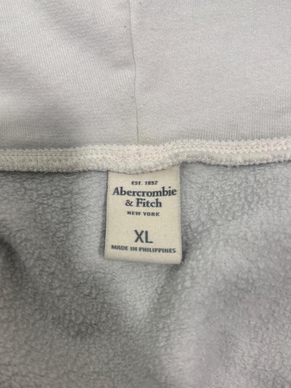 Y2K Abercrombie & Fitch White hoodie – Women's Used Clothing