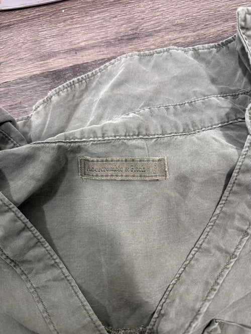 Y2K Abercrombie & Fitch Olive button-up shirt – Women's Used Clothing