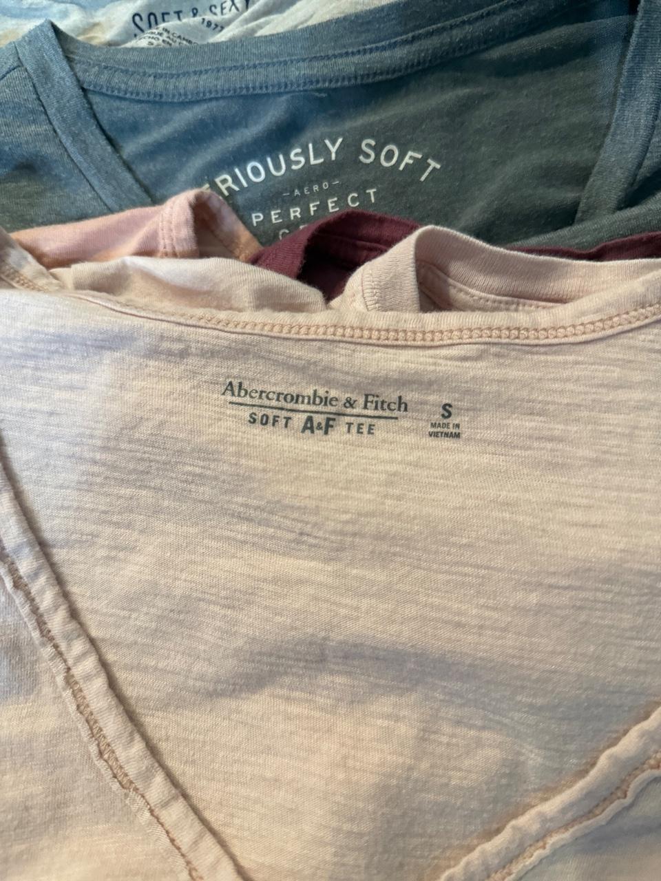 Y2K Abercrombie & Fitch baby tee – Women's Used Clothing