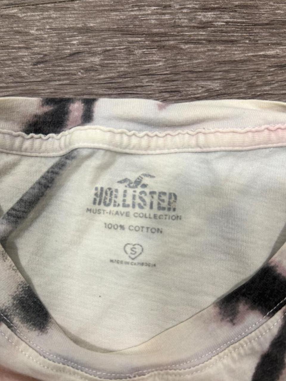 Y2K Hollister Co. Black baby tee – Women's Used Clothing