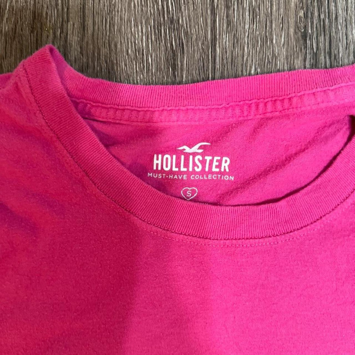 Y2K Hollister Co. Pink tshirt – Women's Used Clothing