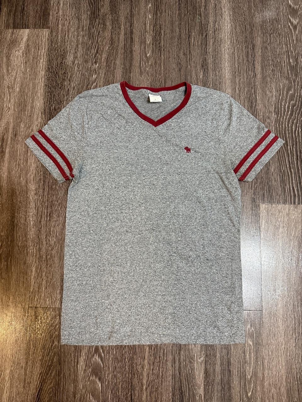 Y2K Abercrombie & Fitch Grey tee – Women's Used Clothing