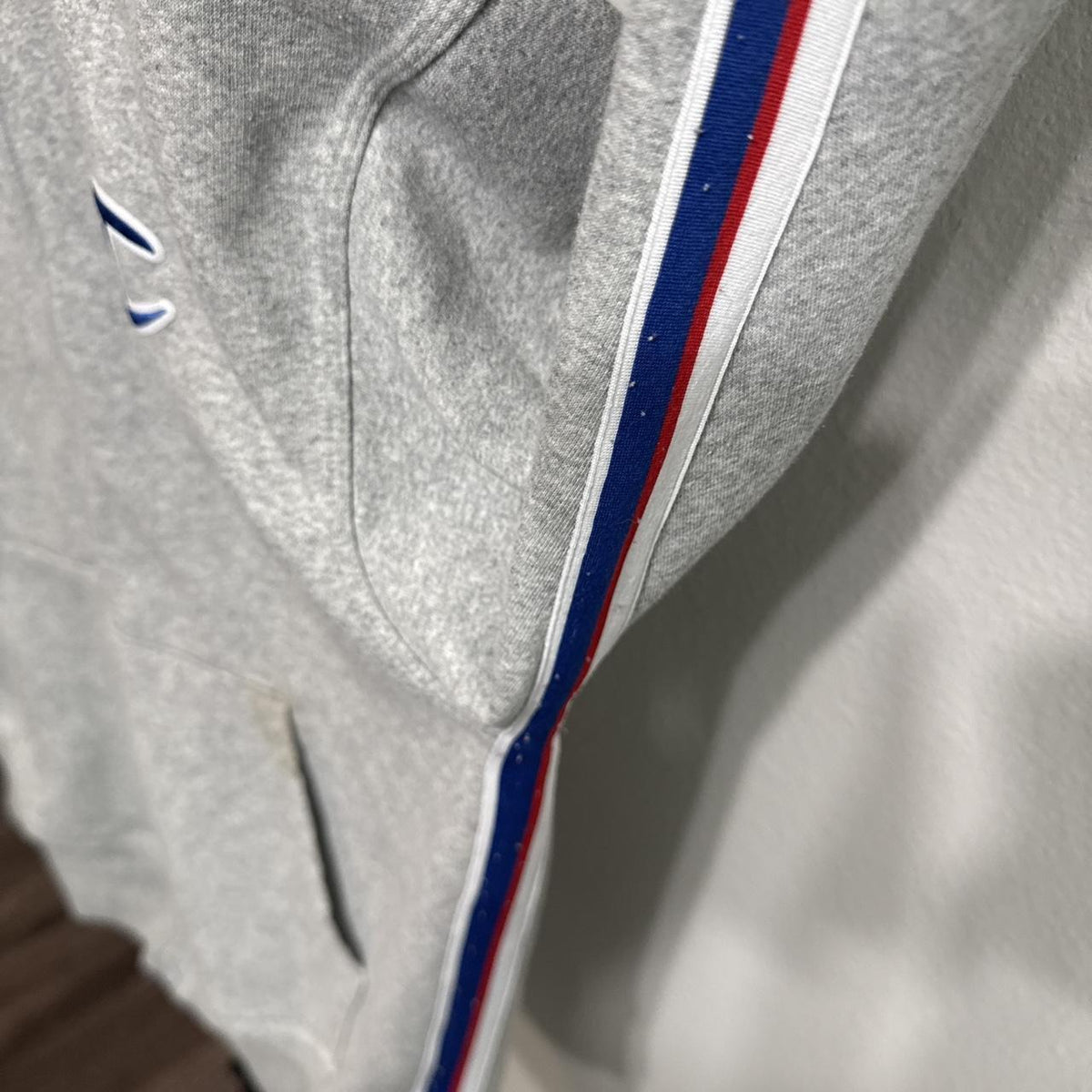 Y2K Champion Grey jumper – Women's Used Clothing