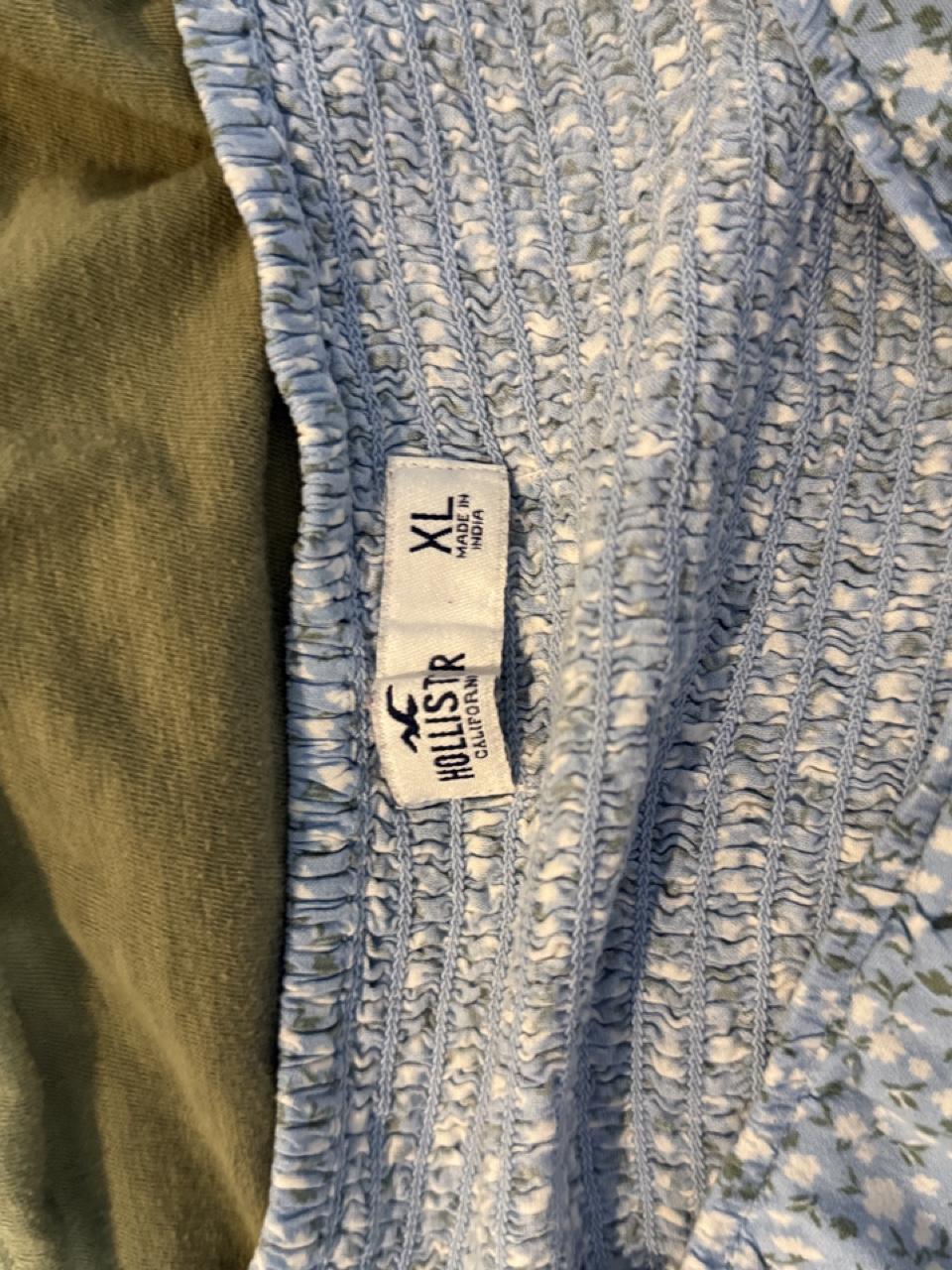 Y2K Hollister Co. crop top – Women's Used Clothing