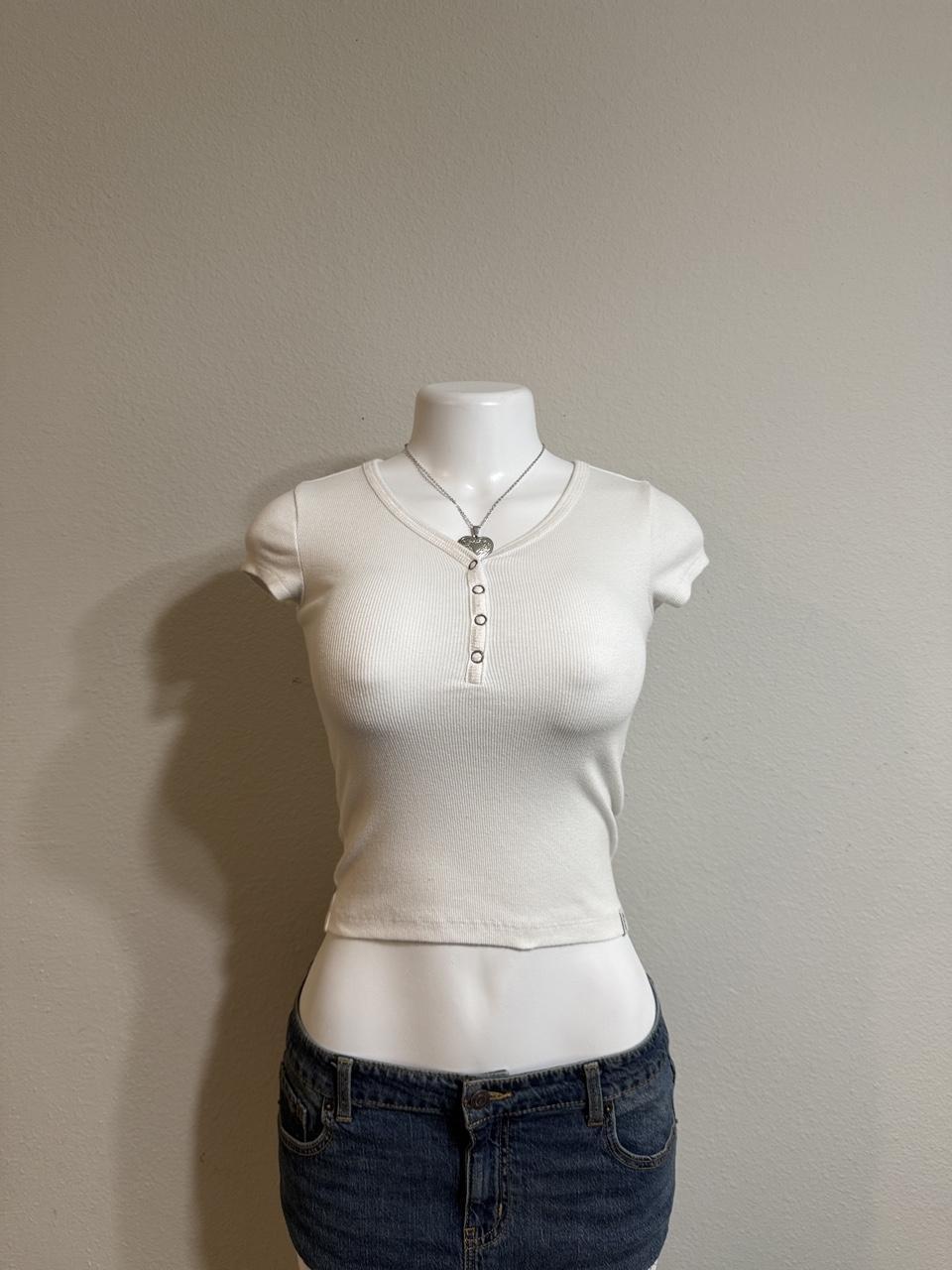 Y2K Abercrombie Kids baby tee – Women's Used Clothing