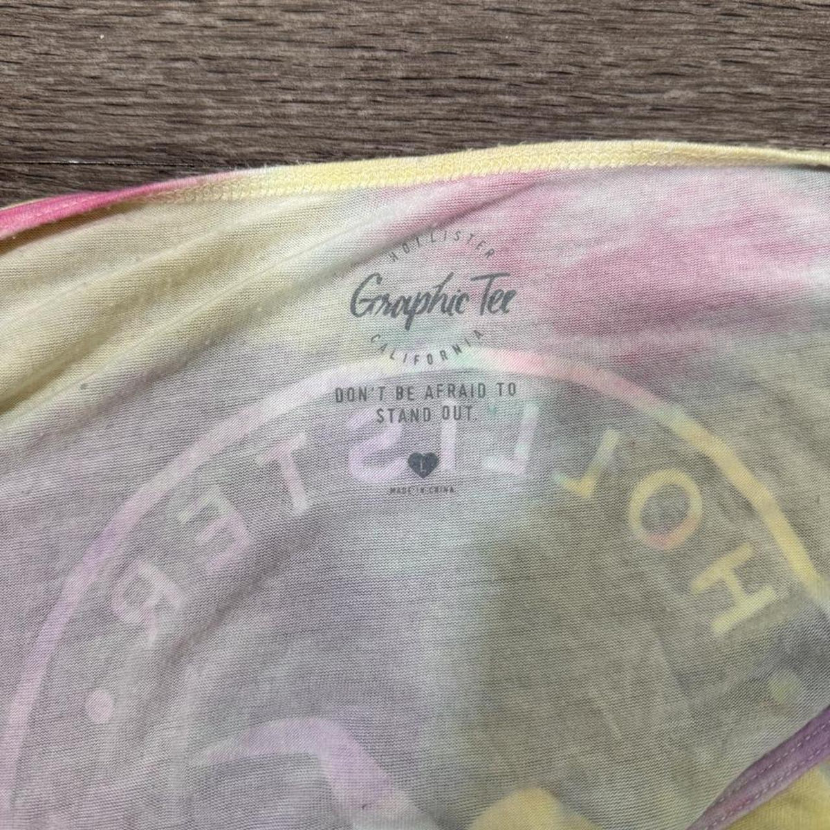 Y2K Hollister Co. tee – Women's Used Clothing