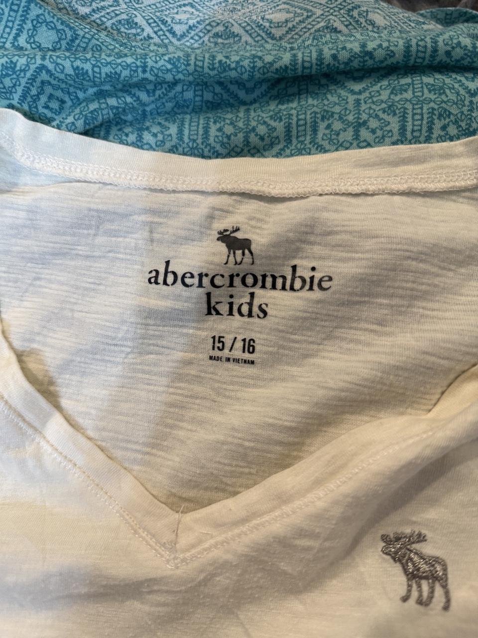Vintage Abercrombie Kids baby tee – Women's Used Clothing