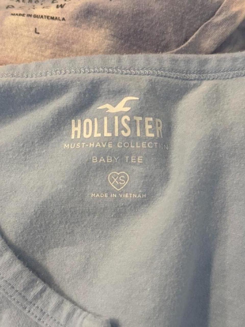 Y2K Hollister Co. baby tee – Women's Used Clothing