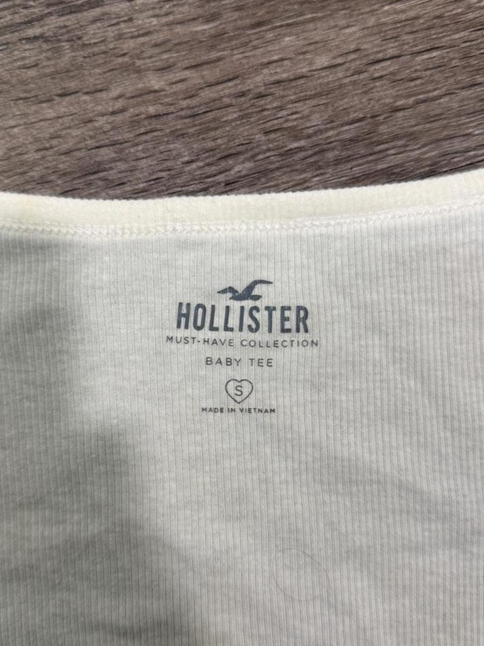 Y2K Hollister Co. White baby tee – Women's Used Clothing