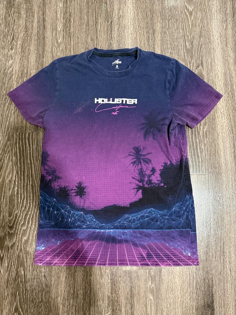 Y2K Hollister Co. Purple tee – Women's Used Clothing