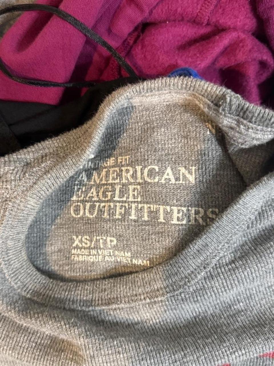 Y2K American Eagle Grey shirt – Women's Used Clothing