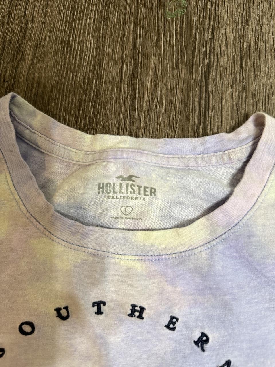 Y2K Hollister Co. Purple tshirt – Women's Used Clothing