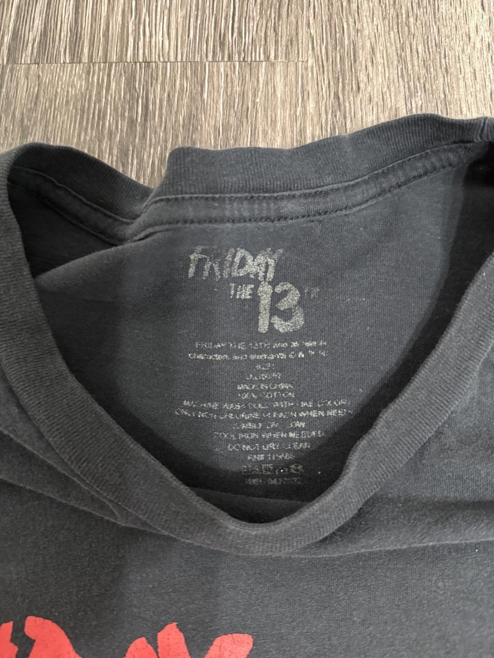 Y2K Black and Grey tee – Women's Used Clothing